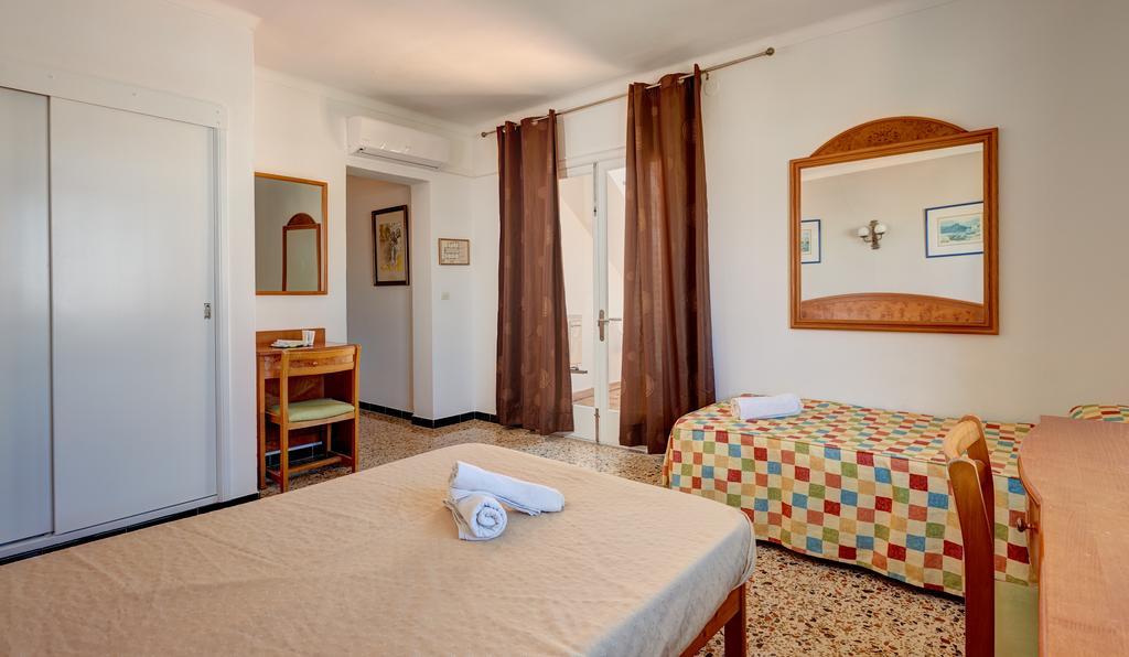 Hostal Talamanca Cala D´Or Buitenkant foto